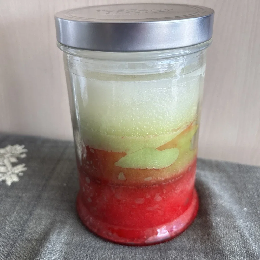 New Limited Edition Tuscany Candle Mint Meringue with Essential Oils 18 OZ